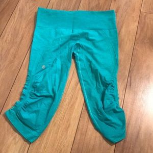 Lululemon Crop Size 6 - Discontinued Style So Cute